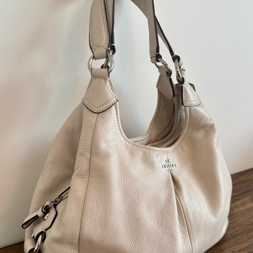 π Coach Madison Hobo Bag β Cream Pebbled Leather - Picture 2 of 11
